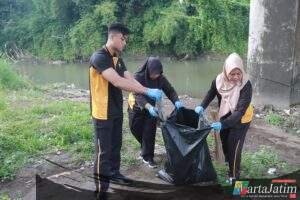 Polri Peduli Lingkungan: Polres Jember Gelar Aksi Bersihkan Sungai Bedadung di Hari Bhayangkara ke -79