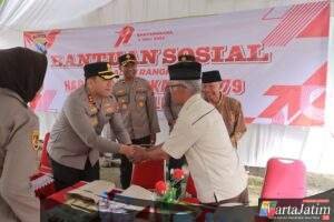 Sambut Hari Bhayangkara ke – 79 Polres Blitar Salurkan Bantuan Sosial Warga Kampung Baru