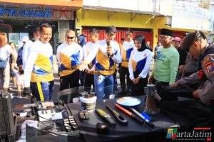 Polres Kediri Kota Gelar Pelayanan Publik di Car Free Day Jl Dhoho