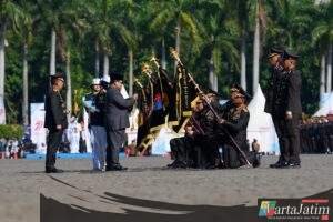 Presiden Hadiahi Penghargaan Nugraha Sakanti dan Tanda Kehormatan Bintang Bhayangkara Nararya