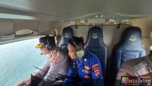 Polda Jatim Gunakan Kapal Patroli Polairud dan Helikopter Cari Korban Kapal Tenggelam di Selat Bali