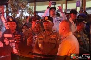 Kapolda Jatim Dampingi Menhub, dan Kakorpolairud Tinjau Korban KMP Tunu Pratama Jaya di Ketapang Banyuwangi