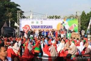 Ribuan Warga Meriahkan Olahraga Bersama Hari Bhayangkara ke – 79 di Stadion Kanjuruhan Malang