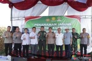 Wujudkan Ketahanan Pangan, Polres Kediri Tanam Jagung Serentak Kuartal III