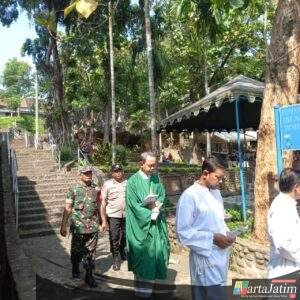 Sinergi TNI-Polri Amankan Ibadah Minggu Novena di Gereja Puhsarang Kediri