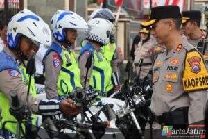 Tingkatkan Disiplin Masyarakat Dalam Berlalu Lintas, Polres Kediri Kota  melaksanakan Apel Gelar Pasukan Operasi Patuh Semeru 2025