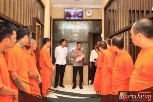 Sidak Ruang Tahanan, Kapolres Kediri Kota  Tekankan Personel Profesional dan Berintegritas