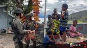 Satgas Ops Damai Cartenz Tebar Kepedulian dan Kebahagiaan di Paniai dan Intan Jaya