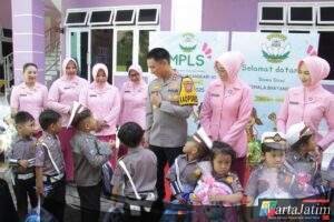 Program MPLS Kapolres Kediri Kota dan Ketua Bhayangkari Kunjungi TK Kemala Bhayangkari 41