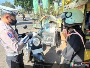 Hari ke -10 Operasi Patuh Semeru 2025 Polres Tuban Berikan Sangsi Tilang dan Teguran Untuk Edukasi Tertib Lalin