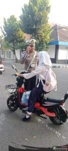 Polres Kediri Edukasi Keselamatan Penggunaan Sepeda Listrik kepada Pelajar