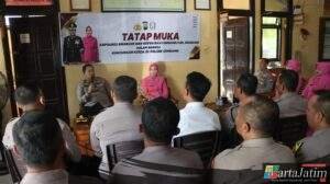 Kunjungi Polsek Gondang, Kapolres Nganjuk Ingatkan Anggota Jaga Etika dan Integritas
