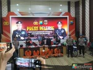 Dua Pembobol Counter  Ponsel  Dibekuk Polres Kediri Kota