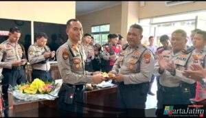 Jelang Masa Purna Bakti,Tak Padamkan Semangat Ipda Prajaka Untuk Terus Jadi Pengayom Masyarakat Serta Teladan Terbaik Untuk Rekan – Rekanya