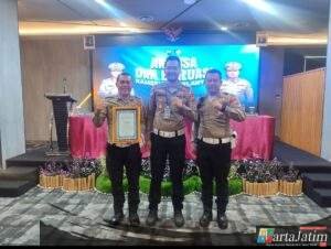 Satlantas Polres Kediri Raih Penghargaan Atas Capaian Dagkar Lantas Tertinggi Tipe B Di Jajaran Polda Jatim