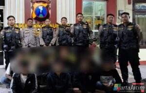 Patroli Jogoboyo Amankan 8 Pemuda Hendak Tawuran di Surabaya, Sejumlah Sajam Disita