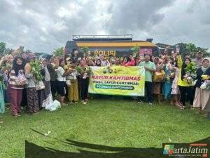Polresta Banyuwangi Edukasi Warga Sambil Berbagi Lewat Wayang Golek