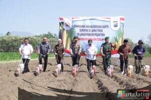 Penanaman Jagung Serentak Kuartal III, Wujud Kolaborasi Polres Kediri Kota dan Pondok Pesantren Dukung Swasembada Pangan