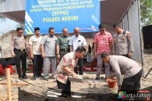 Peletakan Batu Pertama oleh Kapolres Kediri Tandai Pembangunan SPPG di Plemahan