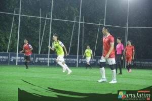 Pererat Sinergitas, Polres Kediri Kota Gelar Olahraga Malam Bersama Instansi Terkait di Lapangan Mini Soccer Joho