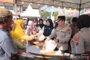 Gerakan Pangan Murah Polres Bojonegoro Disambut Antusias Warga 30 Ton Beras Habis Terjual