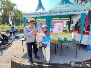 Polres Kediri Kota Gelar Penjualan Beras SPHP di Taman Sekartaji
