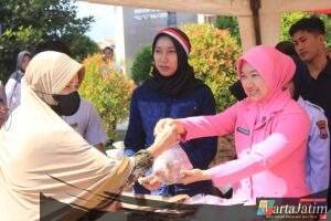 Polres Probolinggo Gelar Gerakan Pangan Murah, Masyarakat Sumringah