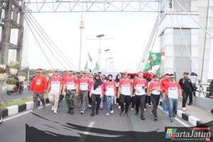 Kirab Merah Putih Raksasa Meriahkan HUT Kemerdekaan RI ke-80 di Kota Kediri