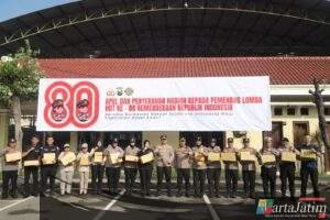 Apel Pagi Polres Kediri Dimeriahkan Penyerahan Hadiah Lomba Kemerdekaan