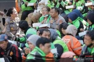 Polrestabes Surabaya dan Ratusan Ojol Doa Bersama: Harmoni untuk Alm Affan Kurniawan