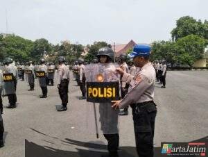Cetak Polisi Humanis, 247 Siswa Diktukba SPN Polda Jatim Dibekali Teknik Dalmas