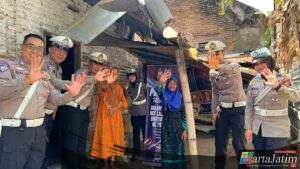 Sambut HUT Lalu Lintas Bhayangkara Ke – 70,Satlantas Polres Kediri Gelar Baksos Pada Warga dan Janda Kurang Mampu