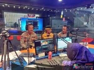 Satbinmas Polres Kediri Kota Siaran Radio Ajak Warga Jaga Kamtibmas