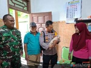 Gercep! ,Sinergitas Polsek Gurah Dan Masyarakat Selamatkan Bayi Laki-Laki Usia 1 Hari  Dari Teras Warga