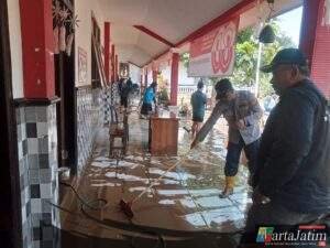 Polisi Bersama BPBD Tangani 2.228 Jiwa Terdampak Banjir di Malang Selatan