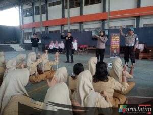 Satresnarkoba Polres Kediri Datangi SMAN 1 Gurah,Berikan Penyuluhan Tentang Bahaya Narkoba