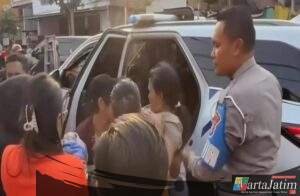 Tindakan Humanis Polantas Pengawal Gubernur Jatim Tolong Ibu Akan Melahirkan di Jalan