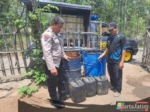 Polsek Winongan Salurkan 2.000 Liter Air Bersih ke Warga Sumberjo