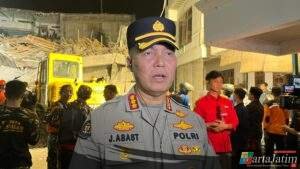 Polda Jatim Bantu Evakuasi Korban Runtuhnya Bangunan Pesantren di Sidoarjo
