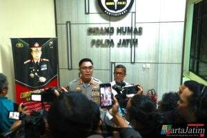 Polda Jatim Kembalikan Buku Sitaan yang Tidak Terkait dengan Tindak Pidana