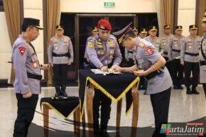 Kapolri Pimpin Sertijab Kabaintelkam dan Dankor Brimob Polri