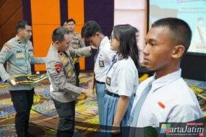 Polda Jatim Kukuhkan 234 Pelajar Jadi Duta Kamtibmas, Siap Jadi Agen Perdamaian di Sekolah