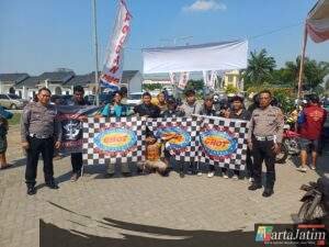 Anggota Lantas Polsek Krian Sosialisasikan Keselamatan Berlalu Lintas Bersama Komunitas Honda Saptiraiding