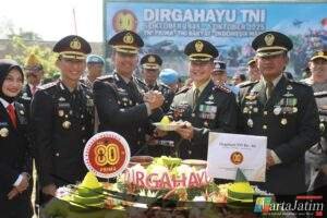 Kapolres Kediri Kota dan Kapolres Kediri Beri Kejutan di HUT TNI ke-80 — Wujud Sinergitas dan Rasa Syukur TNI-Polri