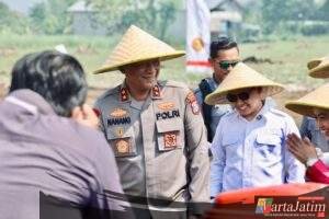 Kapolda Jatim Pimpin Penanaman Jagung Serentak Kwartal IV di Mojokerto Pakai Benih Eco Bhayangkara