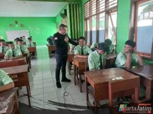 Satresnarkoba Polres Kediri Edukasi Siswa SMAN 1 Ngadiluwih