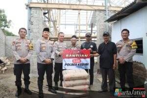 Polres Kediri Beri Bantuan Material untuk Pembangunan Masjid Al-Huda Kepung