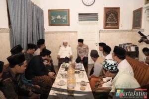 Kapolres Kediri Kota Silaturahmi ke KH. Abdullah Kafabihi Mahrus, Perkuat Sinergi Polri dan Ulama Jaga Kondusifitas Kota Kediri