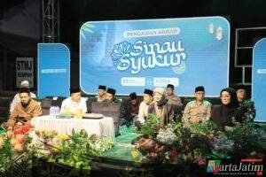Kapolres Kediri Kota Hadiri Pengajian Akbar “Sinau Syukur” Bersama KH. Agus Anang Darunnajah di Masjid Al Khalid