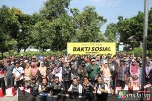 Social Riding : Polres Kediri dan Komunitas DBK Jelajah Desa Sambil Berbagi untuk Warga